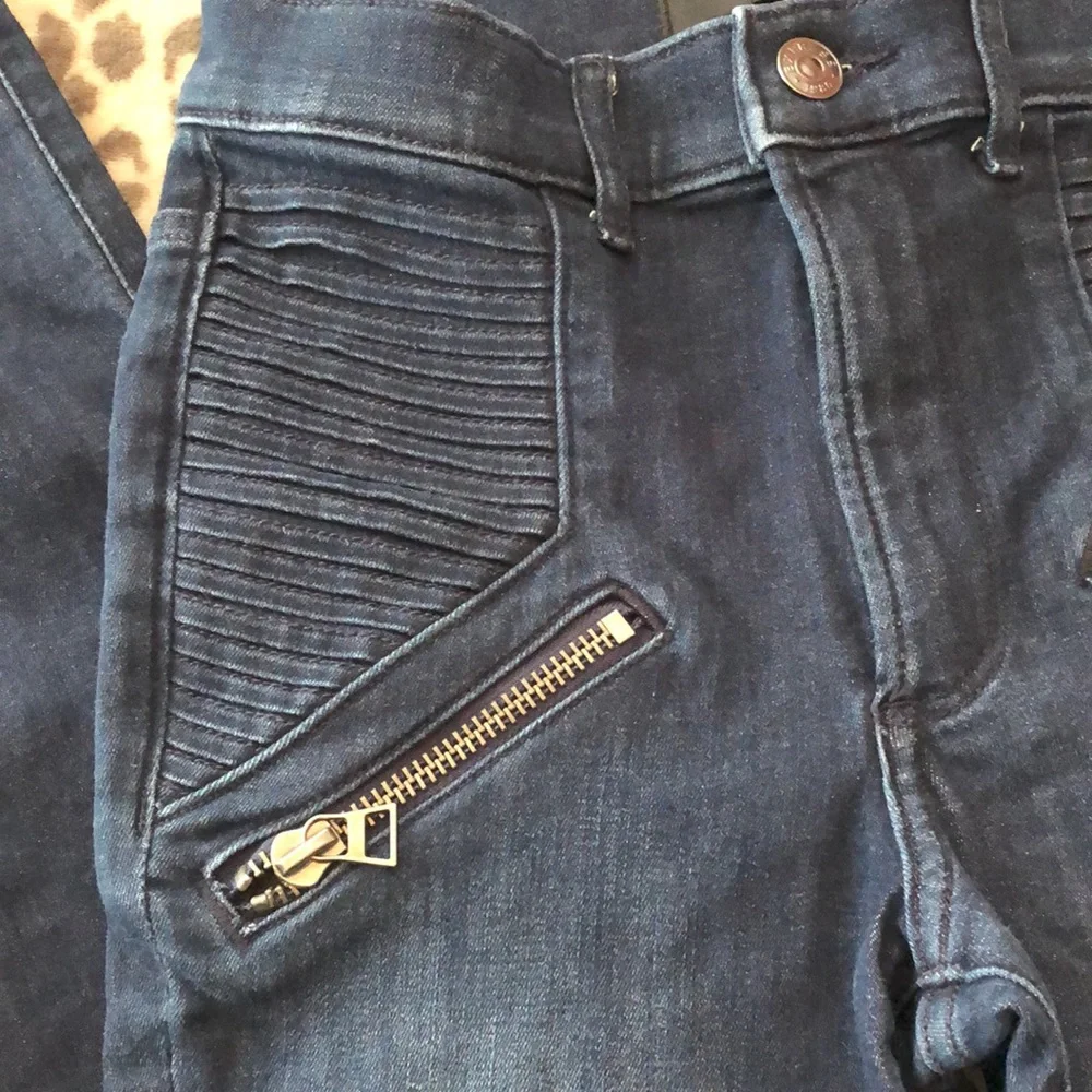 2019 Express High Rise Legging Moto Jeans in Blue Wash Size 4 Women’s